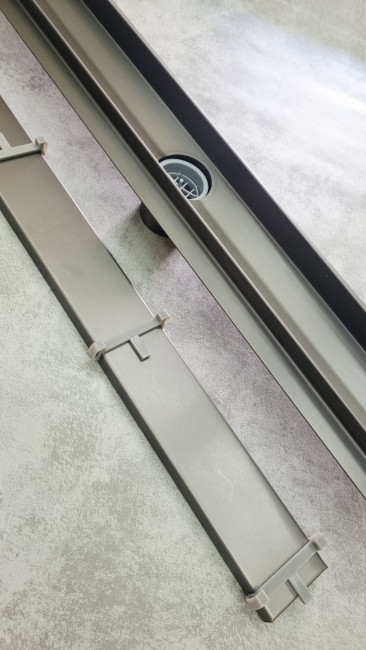 Трап CL6138GG/70 Ceramalux оружейная сталь , щелевой, нерж.сталь, 700 мм Трап CL6138GG/70 Ceramalux оружейная сталь , щелевой, нерж.сталь, 700 мм